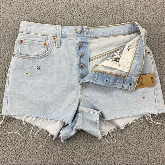 Levi's 501 Original Fit Hi-Rise Embroidered Blossom Garden Women Short  Size: 30 - Picture 5 of 15